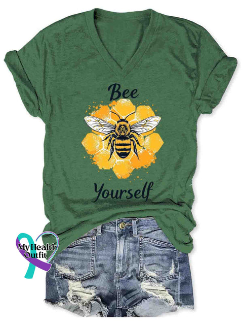 Bee Yourself Art V-neck Casual T-Shirt Green / S