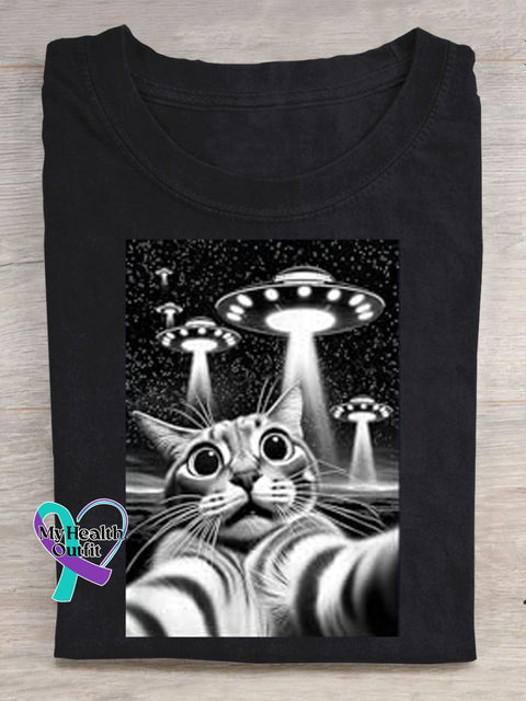 Funny Invasion Meme Retro Alien Cat Ufo Selfie Print Casual T-Shirt Black / S