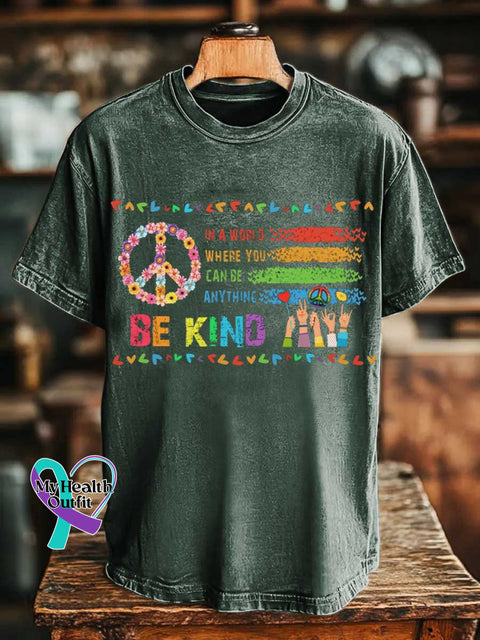 IN A WORLD WHERE YOU CAN BE ANYTHING BE KIND Peace Sign T-shirt Green / S