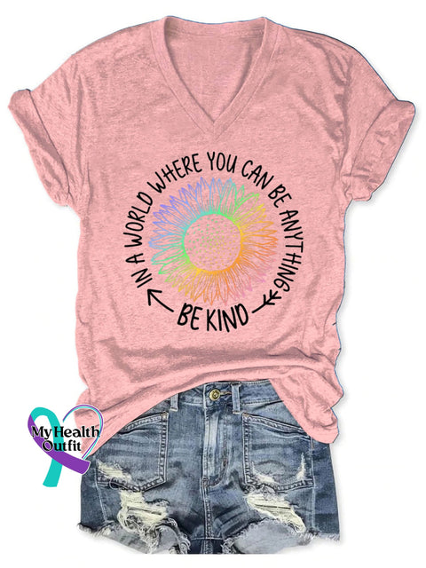 Women’s In A World Where You Can Be Anything Kind Print Casual T-Shirt Pink / S